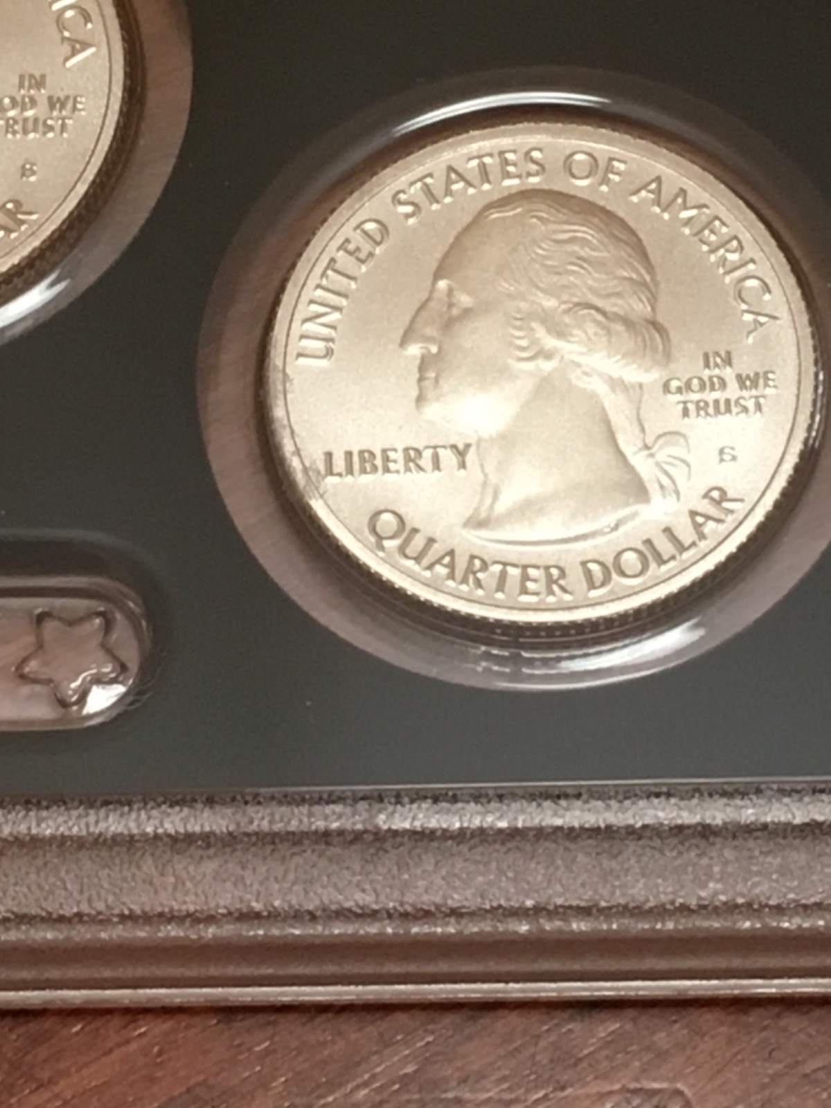 A-New-Coin-Set-From-The-Mint-On-8-1-17,-Eu-225th-Anniversary-Set